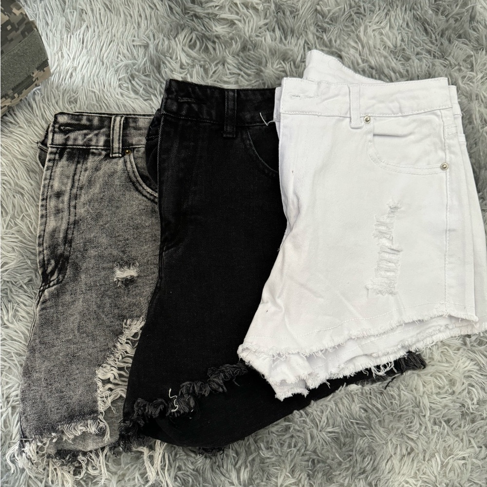 Shein Jean short bundle size L. All three never worn!
